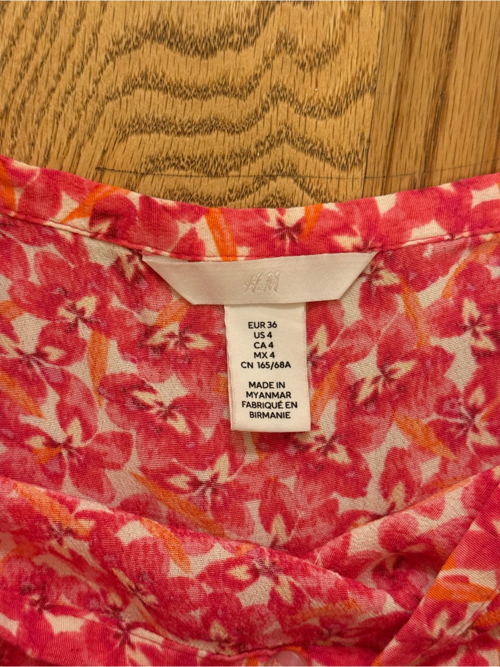 H&M Pink and White Floral Skirt with Slit - Picture 4 of 4